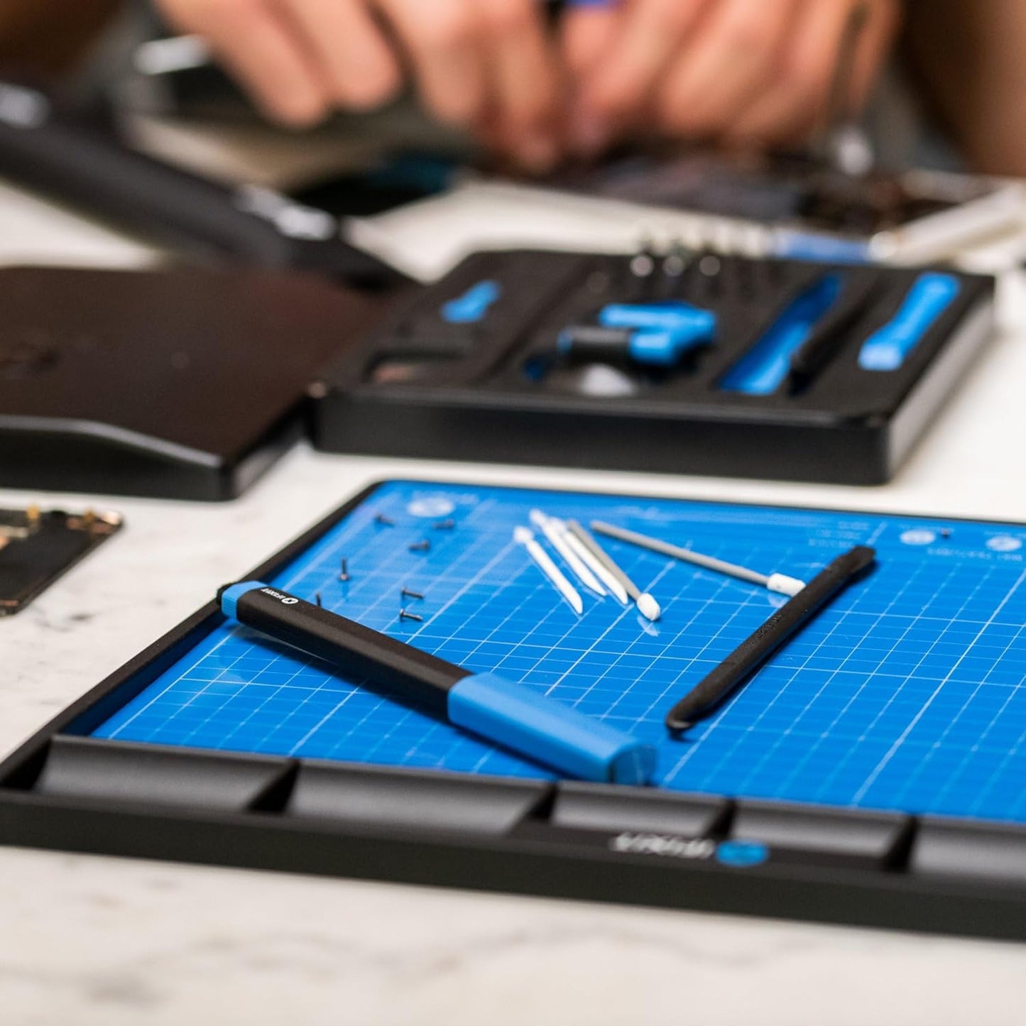 Fixmat - Magnetic Electronic Repair