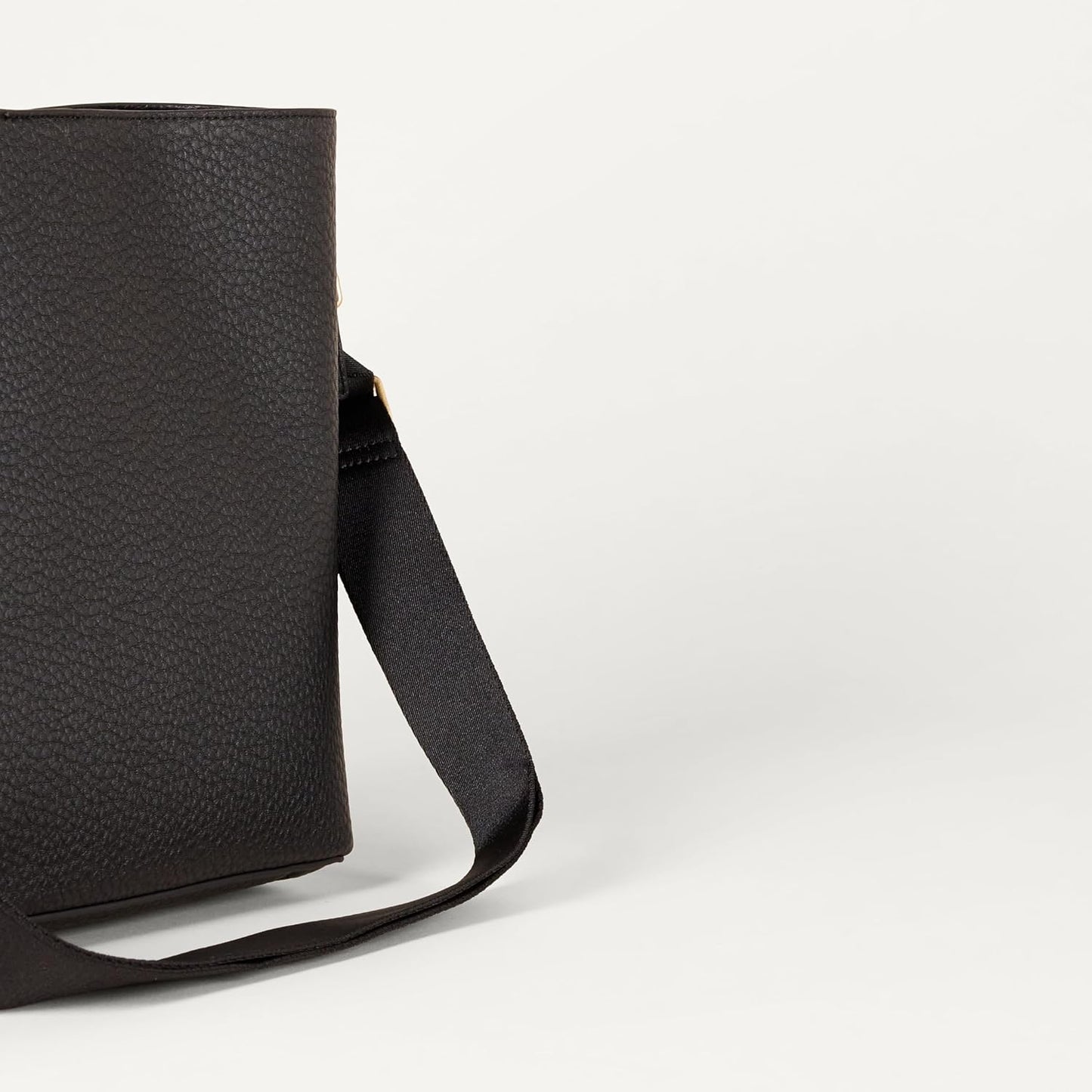 Essentials Women'S Soft Bucket Crossbody